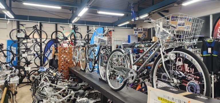 通学用自転車展示中！