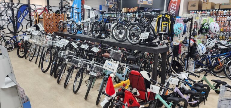 折り畳み自転車展示中！