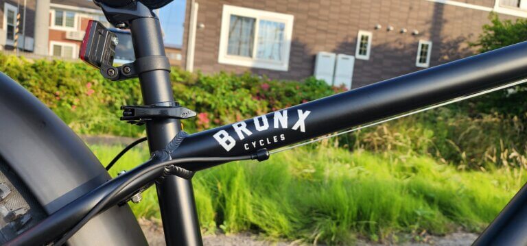 BRONX 「TRX」展示中！
