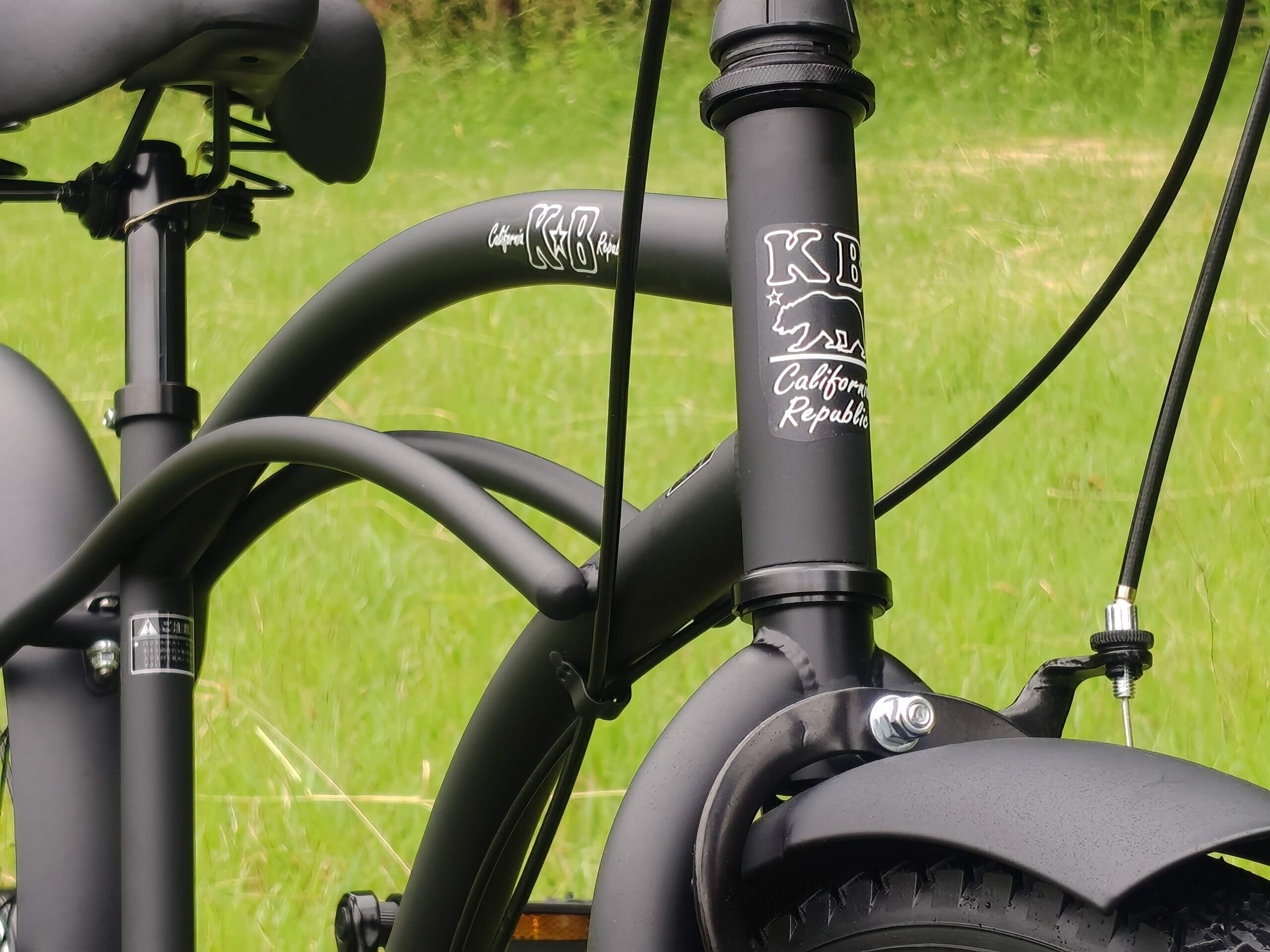 おしゃれで実用的。街乗りにちょうどいいレインボー ビーチクルーザー