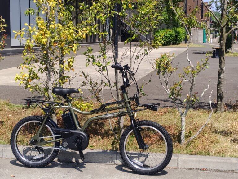 ゴツイ小径電動アシスト車です。