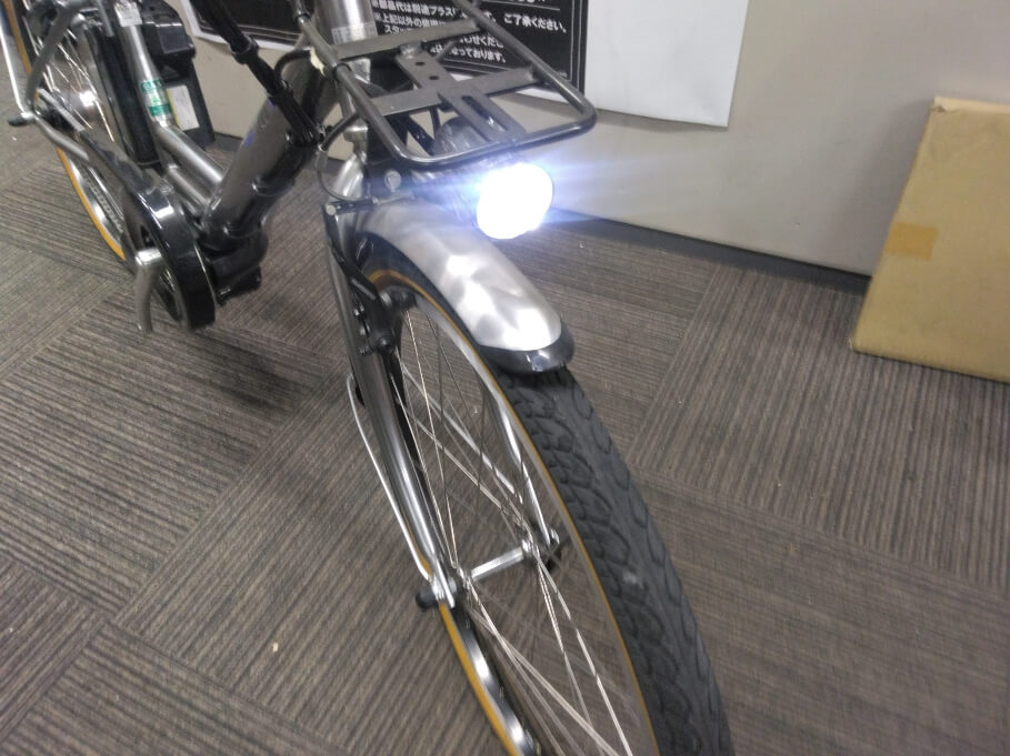 YAAMHA　電動アシスト自転車
型落ちモデル特価販売中です。
今の時代は24インチ・・・
軽い、小さい、跨ぎやすいです。